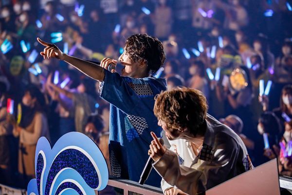 「僕たちの存在で、元気や勇気を与えていきたい」BUDDiiSが見せた新たなステージ　初の横浜武道館ライブレポート