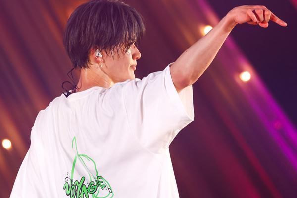 「僕たちの存在で、元気や勇気を与えていきたい」BUDDiiSが見せた新たなステージ　初の横浜武道館ライブレポート