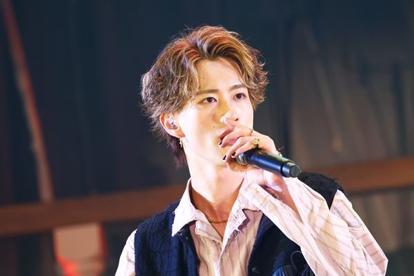 「僕たちの存在で、元気や勇気を与えていきたい」BUDDiiSが見せた新たなステージ　初の横浜武道館ライブレポート