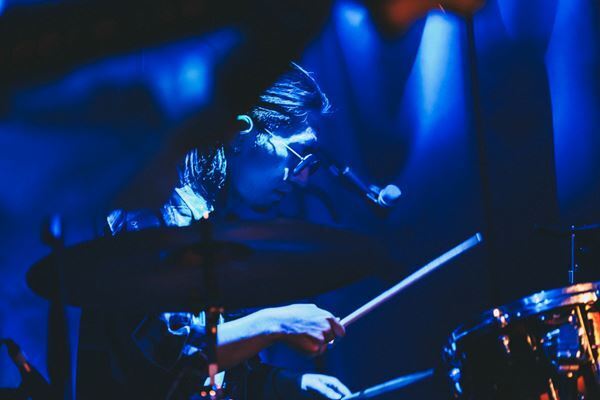 【ライブレポート】4人組新鋭バンド・DeNeel『I WONDER WHAT HAPPENED Tour 2nd "興味ない？” 』東京公演