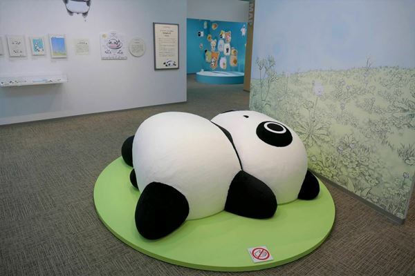 たれぱんだ、リラックマ、すみっコぐらし“癒しキャラ”の生みの親サンエックス創業90周年を記念した『うちのコたちの大展覧会』をレポート！