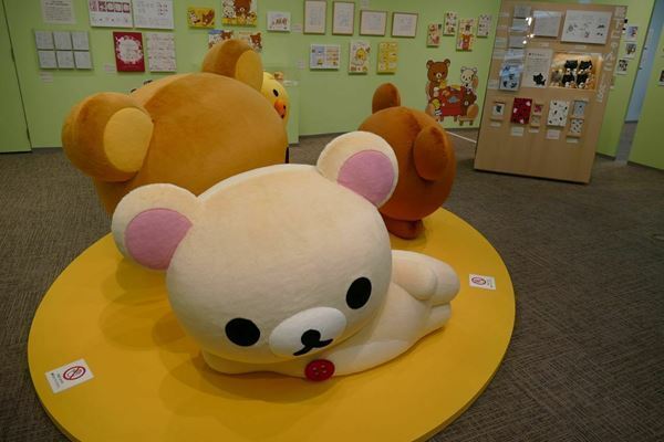 たれぱんだ、リラックマ、すみっコぐらし“癒しキャラ”の生みの親サンエックス創業90周年を記念した『うちのコたちの大展覧会』をレポート！