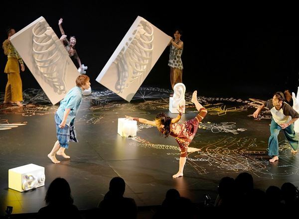 観るだけでは得られない何かと出会える『ククノチ テクテク マナツノ ボウケン』、KAAT 神奈川芸術劇場にて7月20日より