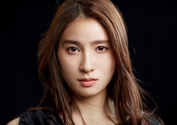 TAIKING、土屋太鳳とのコラボ曲のMV公開「これぞ国民的俳優さんの演技」