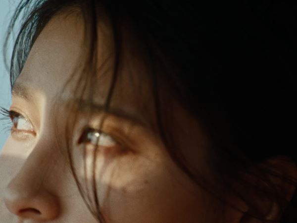 TAIKING、土屋太鳳とのコラボ曲のMV公開「これぞ国民的俳優さんの演技」