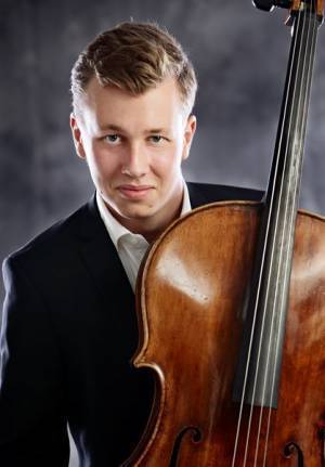 勅使川原三郎「ビエンナーレ 2022」金獅子功労賞受賞後の初舞台はダンスとチェロのコラボレーション