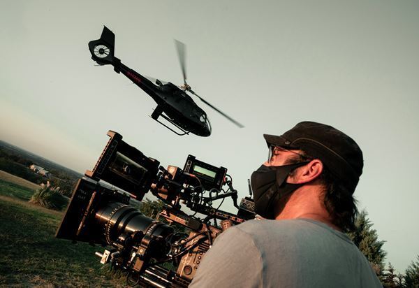 「この映画のアイデアそのものが“映画をつくること”と同じ」ロバート・ロドリゲス監督が語る最新作『ドミノ』