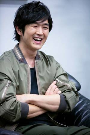 【対談：岸谷香×藤巻亮太 前編】岸谷さんが歌い始めると付いていきたくなるんですよ。旗を振る力があるなあと感じました