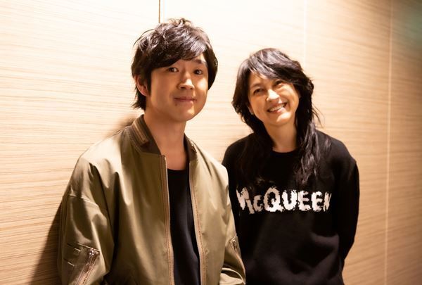 【対談：岸谷香×藤巻亮太 前編】岸谷さんが歌い始めると付いていきたくなるんですよ。旗を振る力があるなあと感じました