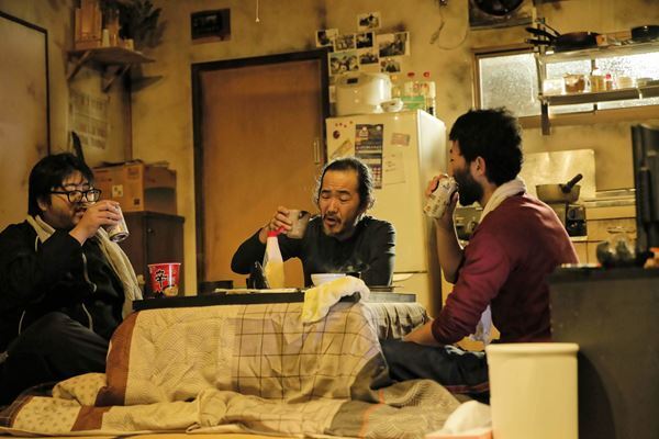 庭劇団ペニノの初期作『笑顔の砦』をタニノクロウがリメイク