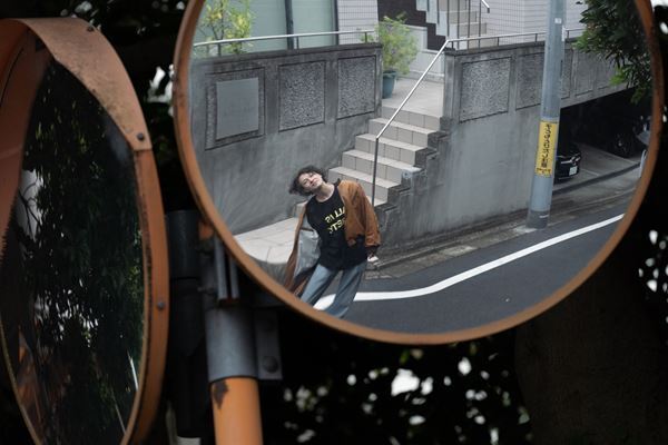 ROTH BART BARON、7thアルバム『HOWL』をリリース「こんなに彩りとエナジーに溢れたアルバムを2022年に作れてよかった」