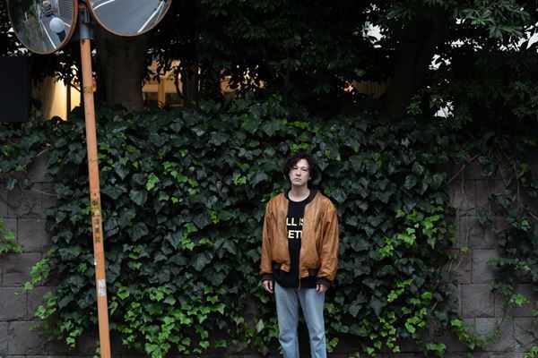 ROTH BART BARON、7thアルバム『HOWL』をリリース「こんなに彩りとエナジーに溢れたアルバムを2022年に作れてよかった」