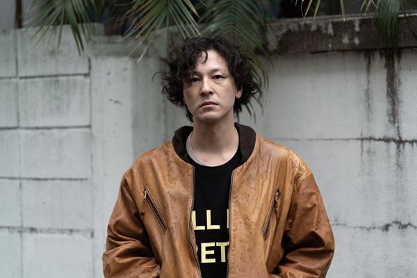 ROTH BART BARON、7thアルバム『HOWL』をリリース「こんなに彩りとエナジーに溢れたアルバムを2022年に作れてよかった」