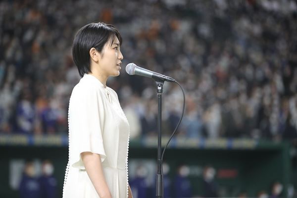 miwa、プロ野球公式戦で初の国歌独唱　巨人開幕戦でエールを送る