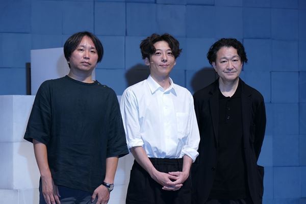 高橋一生、一人芝居で覚えた台詞は3万字？「それだけ入るんだな、人の脳みそって」舞台『2020』本日開幕【舞台写真あり】