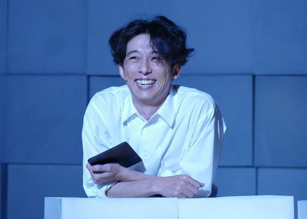 高橋一生、一人芝居で覚えた台詞は3万字？「それだけ入るんだな、人の脳みそって」舞台『2020』本日開幕【舞台写真あり】