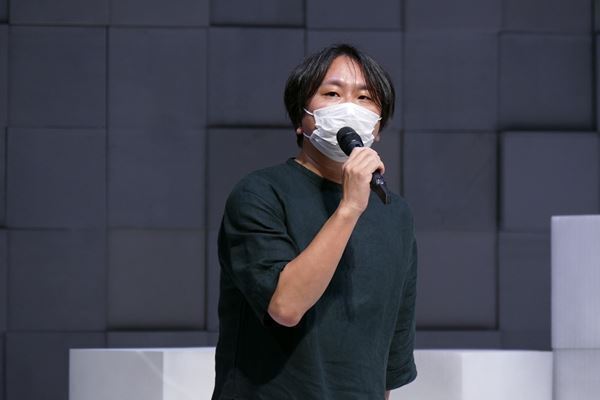 高橋一生、一人芝居で覚えた台詞は3万字？「それだけ入るんだな、人の脳みそって」舞台『2020』本日開幕【舞台写真あり】