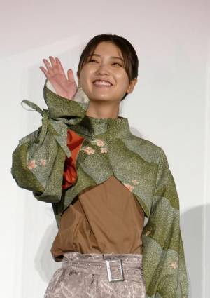 越岡裕貴（ふぉ～ゆ～）「ドッキリじゃないですよね？」と半信半疑　初出演・初主演映画『まくをおろすな！』の舞台挨拶登壇