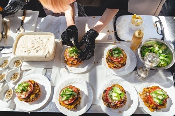 横浜赤レンガ倉庫に全国の人気バーガーが集合『Japan Burger Championship 2023』開催