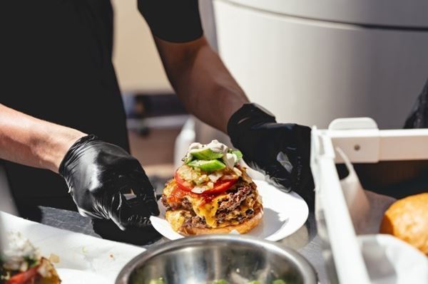 横浜赤レンガ倉庫に全国の人気バーガーが集合『Japan Burger Championship 2023』開催