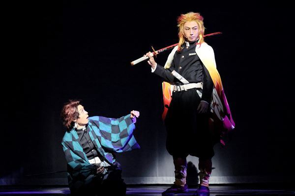 「今は "ただ見届けてほしい"」『舞台「鬼滅の刃」其ノ参 無限夢列車』が開幕　舞台写真＆コメント到着