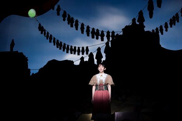 吉岡里帆の初主演舞台『スルメが丘は花の匂い』開幕　出演者コメント到着