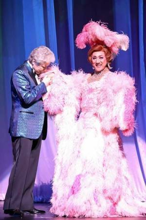 鹿賀丈史&市村正親が普遍的テーマを鮮やかに描き出す！ ミュージカル『ラ・カージュ・オ・フォール』