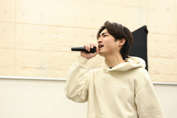 木村達成が『新ハムレット』劇中でラップを歌う　作詞作曲はMummy-Dが担当