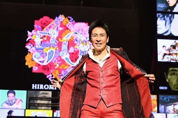 郷ひろみ、デビュー50周年を記念した全国ツアーが開幕　初日公演オフィシャルレポ