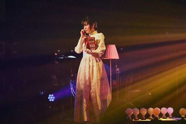 吉澤嘉代子、電話をモチーフにした「赤青ツアー2021」開催！　日比谷野外音楽堂ライブ決定も発表