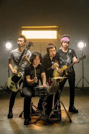 ザ・クロマニヨンズ、初の配信ライブ「ザ・クロマニヨンズ MUD SHAKES 全曲配信ライブ」12月11日開催決定