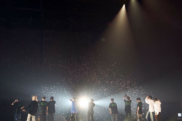 INI、初アリーナツアー『BREAK THE CODE』が愛知で開幕「でらあいたかったよ！」