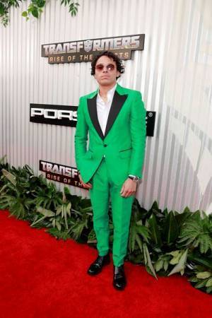 中島健人＆仲里依紗が『トランスフォーマー／ビースト覚醒』NYプレミアに登場　本国キャストとの対面が実現