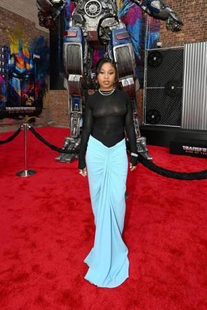 中島健人＆仲里依紗が『トランスフォーマー／ビースト覚醒』NYプレミアに登場　本国キャストとの対面が実現