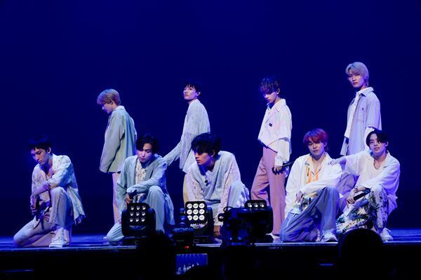 「卒業しても俺たちは仲間だから」DISH//が後輩たちに渡したバトン「EBiDAN THE LIVE 2022～EBiDAN AWARDS～」2日間ライブレポート