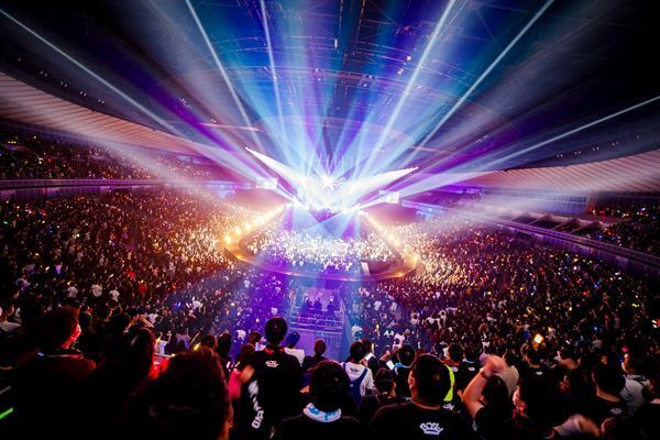 BiSH、4年ぶりの横アリ公演で代々木第一体育館ワンマン『世界で一番綺麗なBiSH』の開催を発表