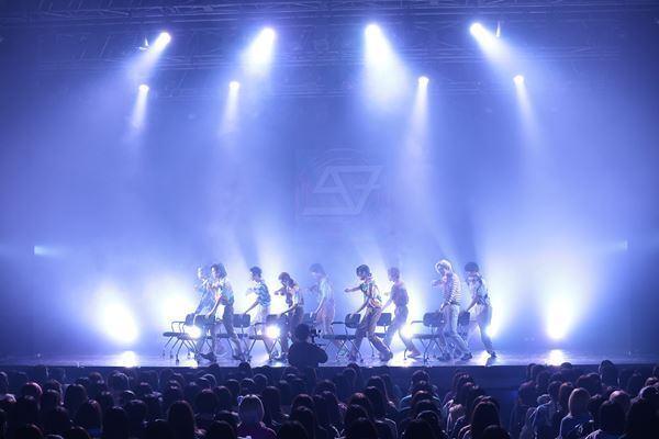 SUPER★DRAGONが遅れて来た“夏”を届ける、FC限定ライブ『For BLUE』振替公演オフィシャルレポート