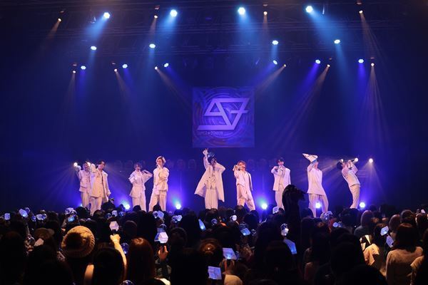 SUPER★DRAGONが遅れて来た“夏”を届ける、FC限定ライブ『For BLUE』振替公演オフィシャルレポート