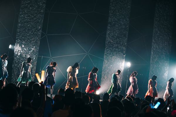 PassCode、私立恵比寿中学との対バンイベントオフィシャルレポ　武道館公演までを追ったドキュメンタリーティザー公開