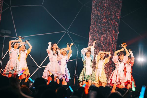 PassCode、私立恵比寿中学との対バンイベントオフィシャルレポ　武道館公演までを追ったドキュメンタリーティザー公開