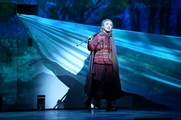 原作へのリスペクトを込めて表現。明日海りお、梅田彩佳ら音楽劇『精霊の守り人』上演中