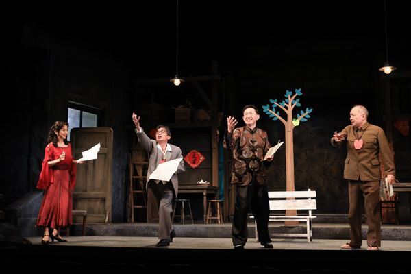 【レポート】高橋和也、千葉哲也らキャスト8名が好演　こまつ座『連鎖街のひとびと』