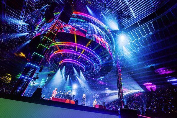 L’Arc～en～Ciel、想い出の街・大阪から結成30周年ツアースタート