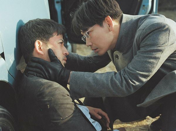 【おとなの映画ガイド】過激さ、面白さが日本レベルを超えた傑作──岡田准一・綾野剛の『最後まで行く』