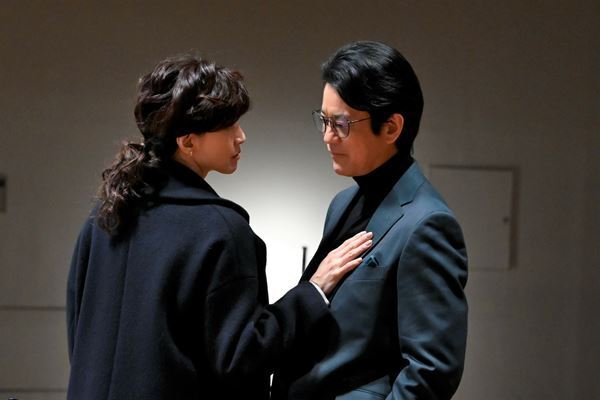 内田有紀、要潤が演じるクセモノに注目！　豪華キャストが躍動する『連続ドラマW フィクサー』第4話、本日放送・配信