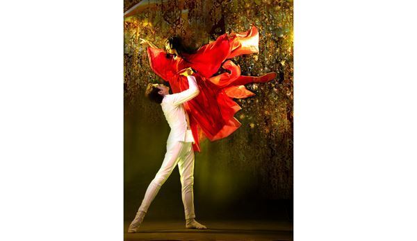 熊川哲也が『蝶々夫人』を初めてバレエ化した『マダム・バタフライ』開幕