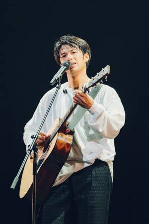 「この宝を抱きしめて精進していきます」MORISAKI WIN 初のワンマンライブツアー完走――『MORISAKI WIN -Dancing Charter Flight』ライブレポート