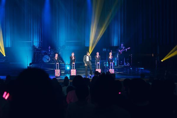 「この宝を抱きしめて精進していきます」MORISAKI WIN 初のワンマンライブツアー完走――『MORISAKI WIN -Dancing Charter Flight』ライブレポート