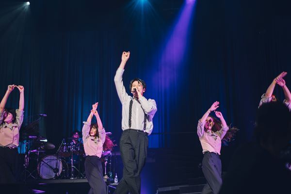 「この宝を抱きしめて精進していきます」MORISAKI WIN 初のワンマンライブツアー完走――『MORISAKI WIN -Dancing Charter Flight』ライブレポート