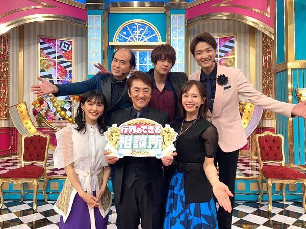 （上段左から）斎藤司、浦井健治、井上芳雄 （下段左から）昆夏美、市村正親、ソニン (C)NTV
